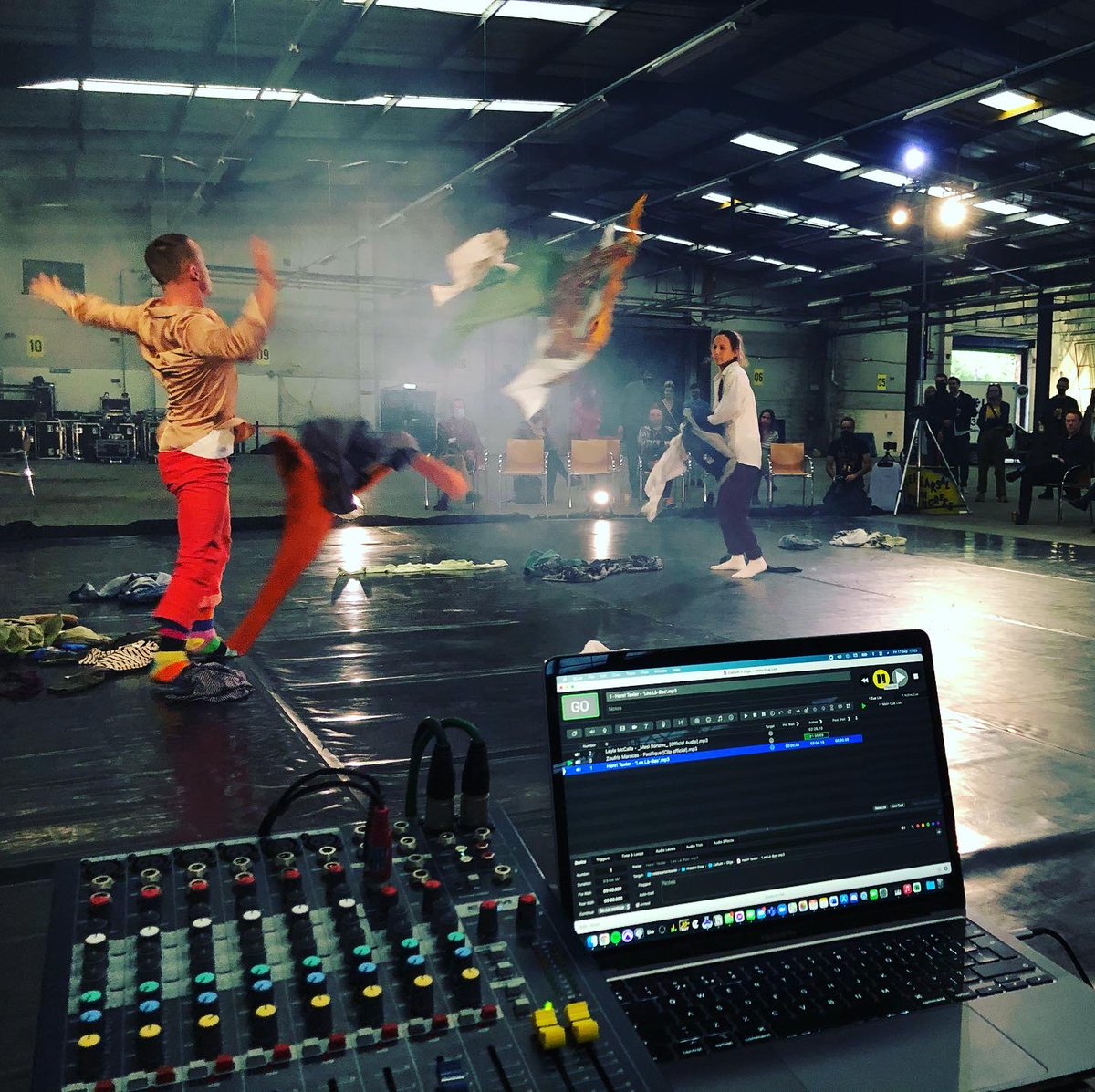RabWisniewski's tweet photo. This last week @hiddendoorarts was an absolute pleasure to be a part of!

A week of looking after the audio for the theatre and dance stages, hours spent peering over experienced shoulders of those at desks personally unconquered (for now!), and a hoard of learnings pocketed.

🎛️ https://t.co/bptFP6Tlmq