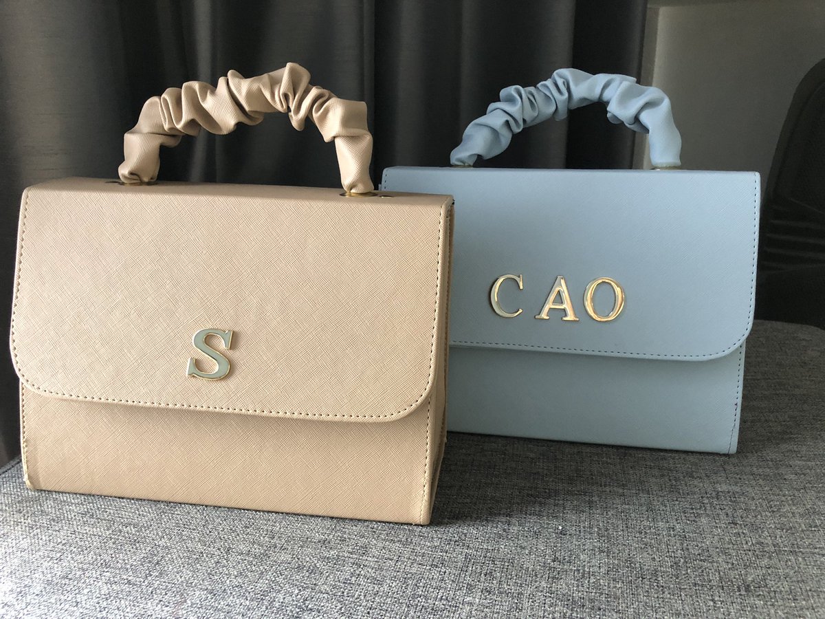 grisellciapara8's tweet photo. Amigos de Twitter, vendo bolsas personalizadas por pedido, súper hermosas y de buena calidad 🤩✨ si me apoyan regalándome un RT o siguiendo mi cuenta de Instagram: grisonlinestore se los agradecería mucho 🥰 https://t.co/WzBgIJPR73