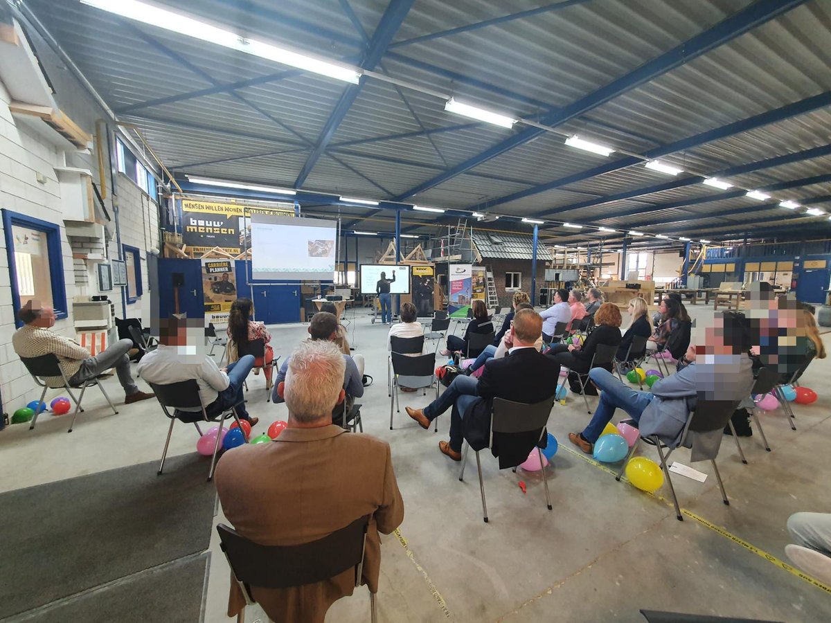 Vandaag hadden we de aftrap van drie #HR bijeenkomsten in de regio, startend bij <a href="/BouwmensenAl/">Bouwmensen Almelo</a> (Almelo)

Gastsprekers Roland van Arragon en collega's van de #arbeidsinspectie en Jessica ten Have van #Vitcompany 

Weer een succesvolle middag! 
#BouwendNederland #bouw #infra