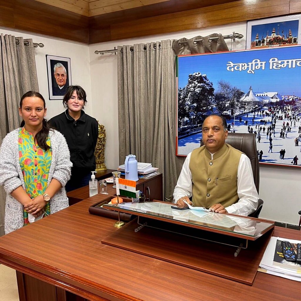 FoundationGiri's tweet photo. Honourable CM Himachal Pradesh @jairamthakurbjp in conversation with @MeghaBPurohi, Founder Giri Foundation and Anuradha Rathore Miyan, Pradhaan of Kinnaur district to explore the opportunities for women of the hills of the Himachal community.
#BetiBachao #BetiPadhao #BetiKamao https://t.co/GqGmARlUpY