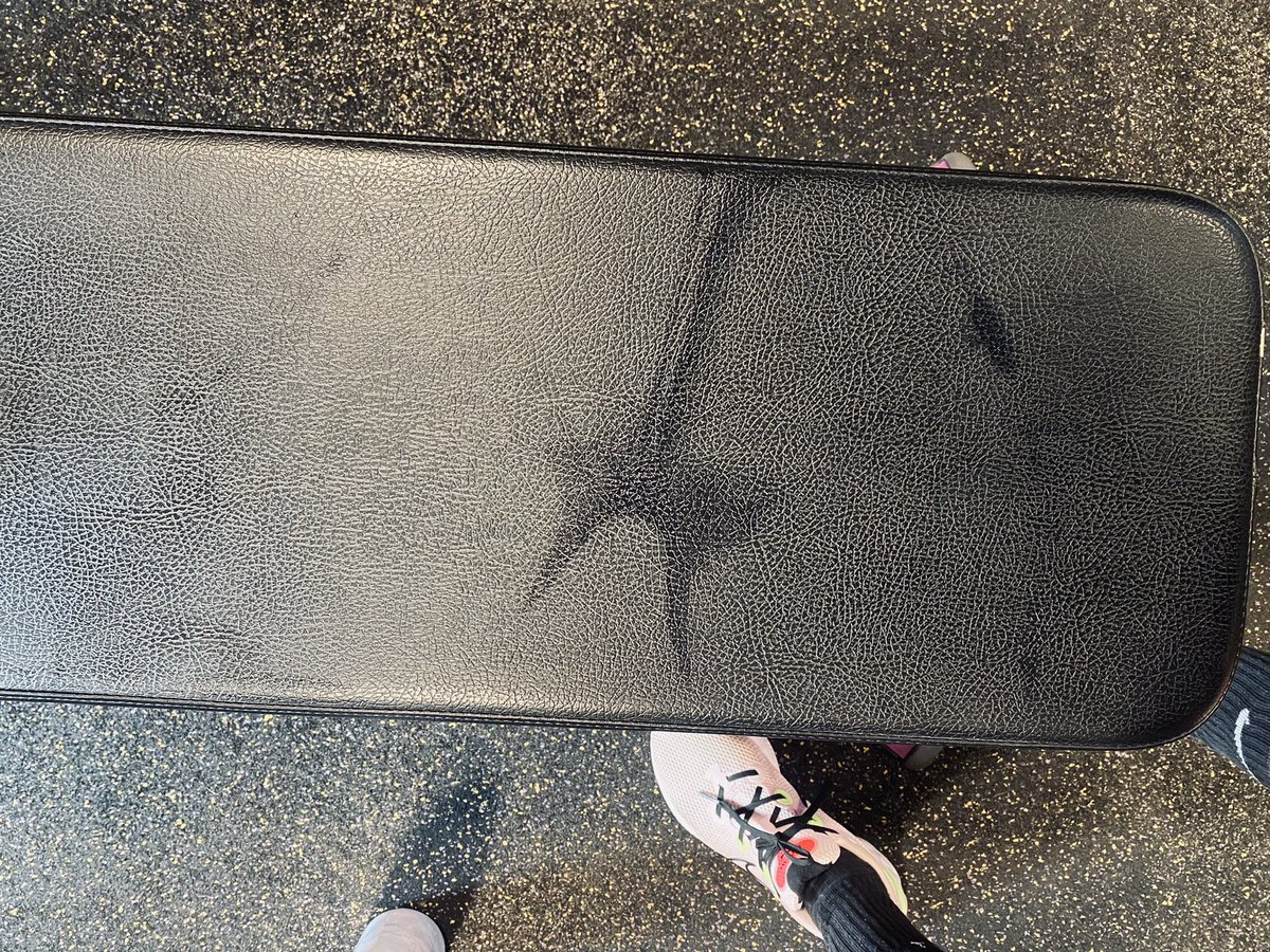 ___LadyDean's tweet photo. Does this count as porn lol #buttprint #gymflow https://t.co/aICPvTrU7R