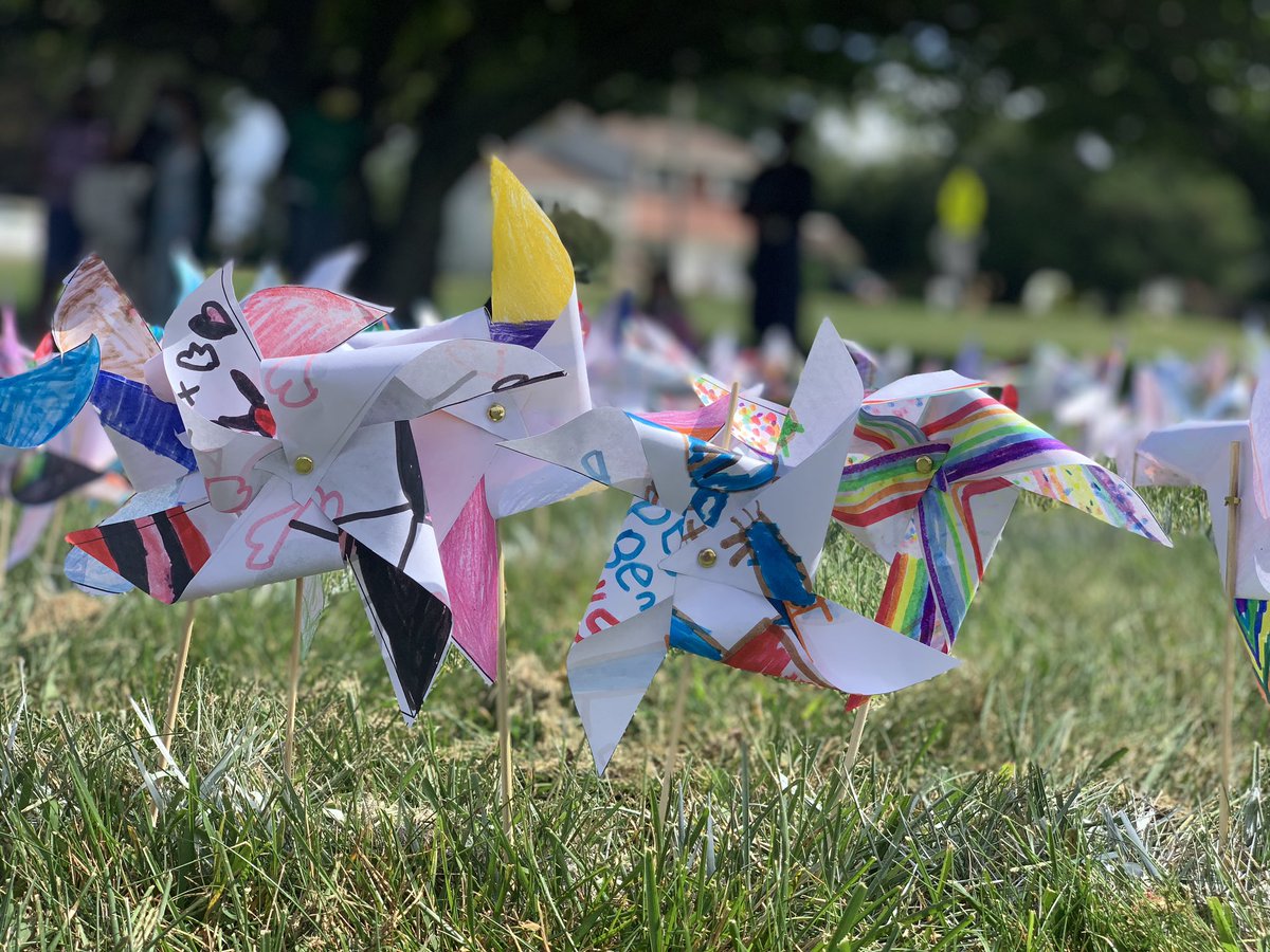 NeptuneGGrove's tweet photo. Happy #InternationalDayOfPeace from our school to yours ✌🏻🤍 @NeptuneSchools @TamiCrader @mgristina @DrSAMillaway @GreenGrovePTA https://t.co/RgchpR3IHm