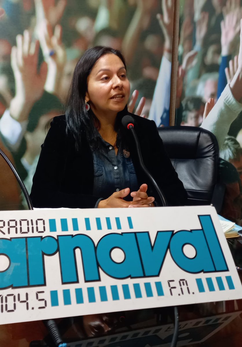 Hoy en tercer programa Radial en <a href="/Carnavalfmcqbo/">Radio Carnaval 104.5</a> 
Proyecto " Cuidemos la Salud Mental: Prevengamos el SUICIDIO" 
#FFOIP2021
<a href="/dos_segegob/">División de Organizaciones Sociales</a> 
<a href="/ignaciopinto/">Ignacio Pinto</a> 
@SENDA_IVregion 
<a href="/SENDA_PREVIENE_/">PrevieneMuniCoquimbo</a> 
<a href="/DidecoC/">DidecoCoquimbo</a> 
Gracias <a href="/fernandasol1981/">Fernanda Alvarado</a>