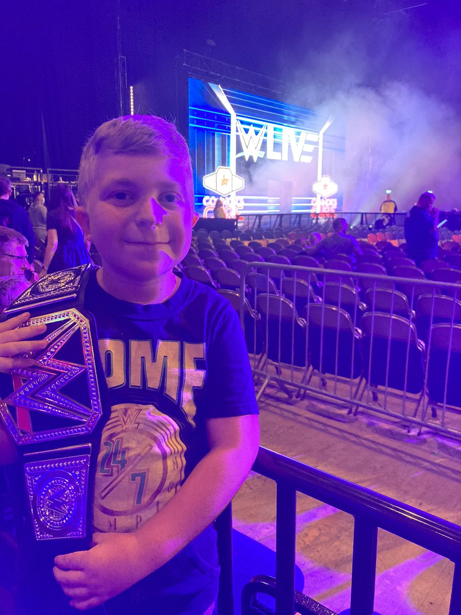 Jam1e07's tweet photo. #WWECardff https://t.co/zJomRx9xxR
