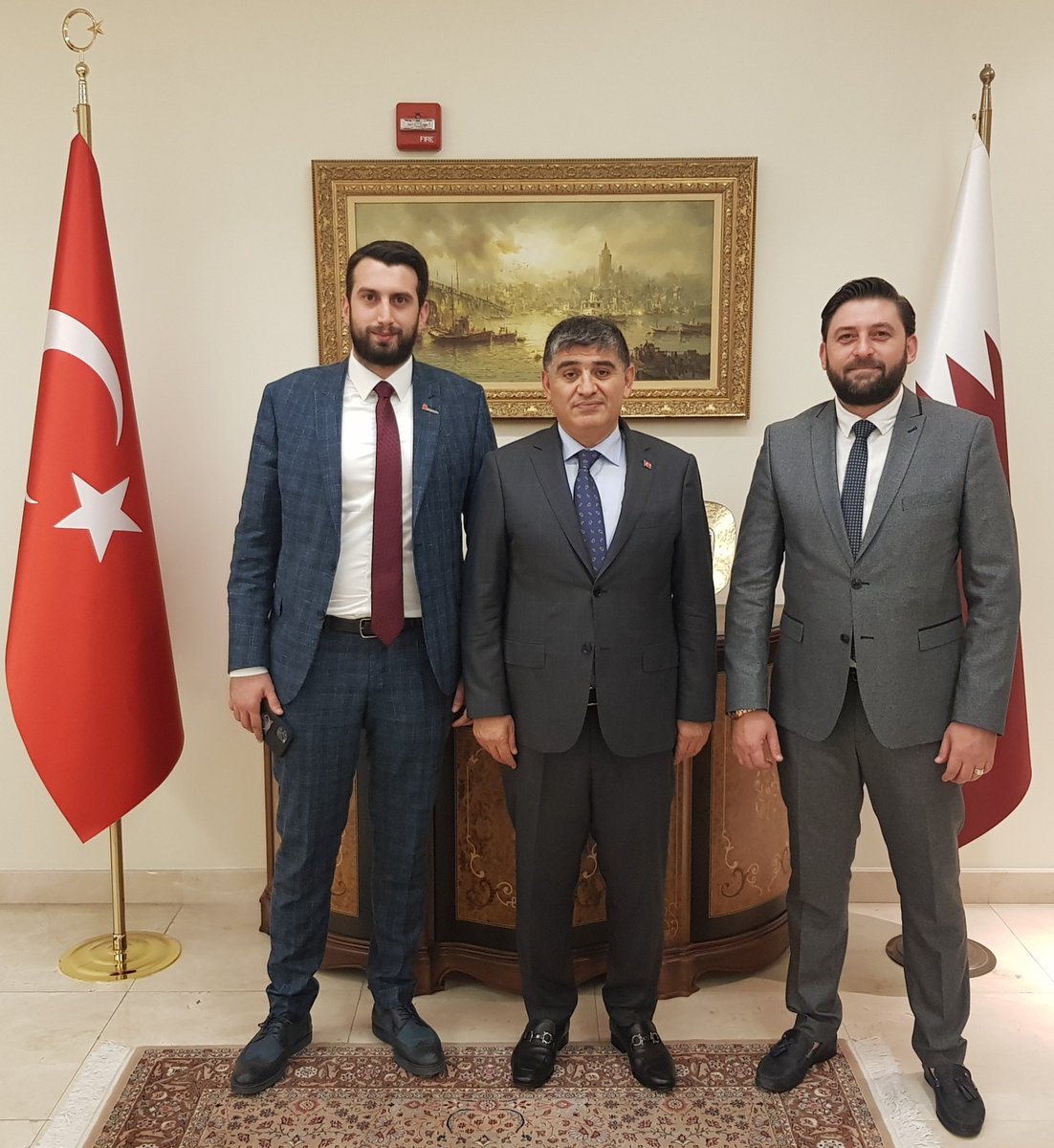 Büyükelçi Dr. M. Mustafa Göksu bu akşam, "KURTSAFİR" isimli proje geliştirme ve inşaat şirketinin üst düzey yöneticileri Esat Kurt ve Suha Pattabanoğlu'nu konutta akşam yemeğinde kabul etmiştir.