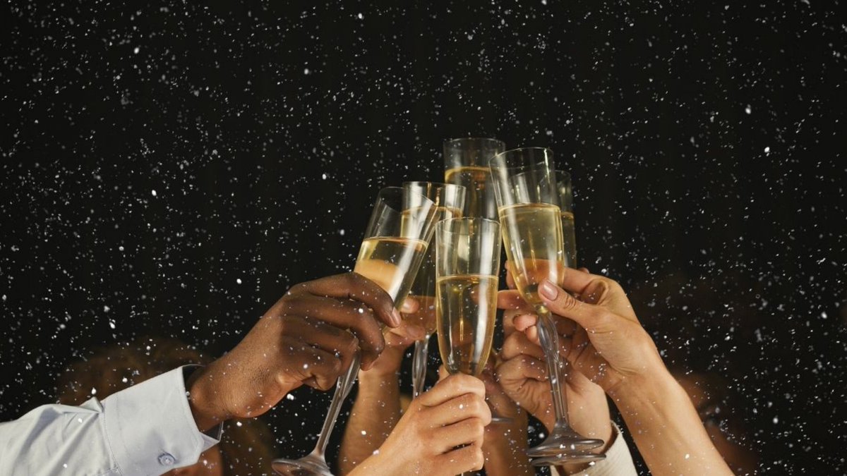 Our Christmas Party Nights are back! 🎉🥂 Gather your friends, colleagues or family for a fabulous festive celebration! Including a dazzling line up of entertainment, two or three course dinner and DJ until late. Click below to book your place.
bit.ly/2Zn0f0F