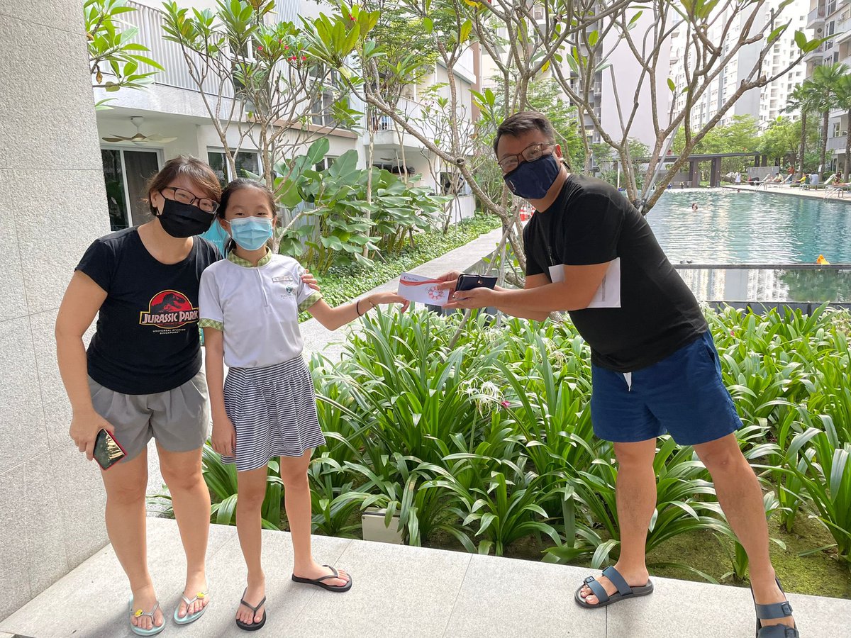 kycheah5's tweet photo. Happy mid autumn. Spread the love in the community by sharing good foods, lanterns and lucky draw vouchers to winner. The tradition must continue on… https://t.co/NIG96FlVcB