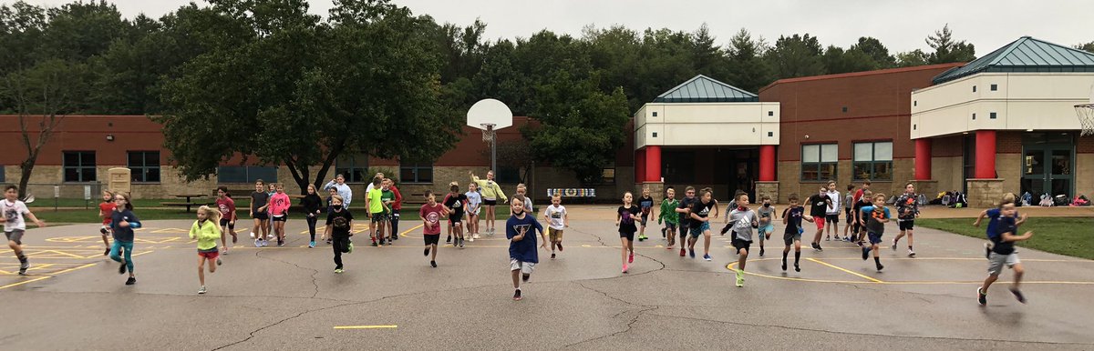 UVPE1's tweet photo. UV XC Morning Milers rain or shine. https://t.co/sjLPzLKBHO
