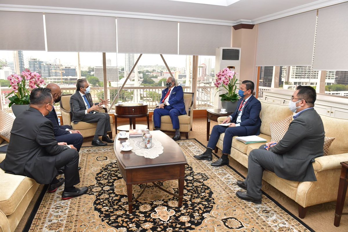 AnnuarMusa's tweet photo. Continuing my engagement and discussion on the telecommunication industry today with Digi Telecommunications CEO, Mr Albern Murty and their top management. Engagements like this I utilise to highlight the rakyat’s concern and discuss the way forward for better services. https://t.co/qVxlygOxq8