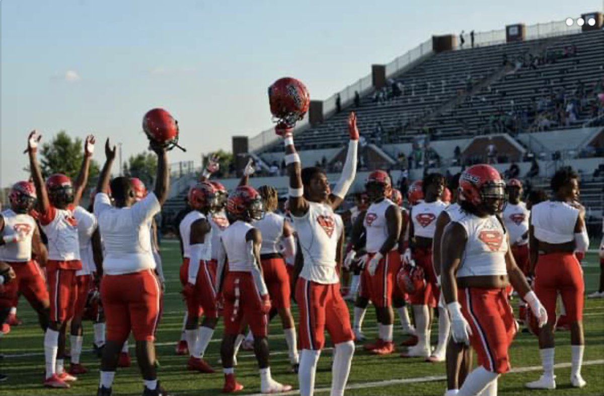 Que2k3's tweet photo. 1love ❤️@TheHillTthlFB #14 https://t.co/FI5mBPrXbL