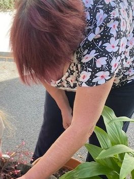 Salford Institute for Dementia (@instfordementia) on Twitter photo More garden nurturing with dementia associates. Monday September 20th in super sunny Salford.
<a href="/uos_healthsoc/">UoS Health & Society</a> <a href="/SalfordUni/">University of Salford</a> <a href="/SalfordUniNews/">Salford Uni News</a>
<a href="/AgeUKSalford/">Age UK Salford and Trafford</a> <a href="/AspireSalford/">Aspire Care and Support</a> <a href="/SalfordCVS/">Salford CVS</a>
<a href="/InSalford/">DoingStuff</a> <a href="/emP_Convos/">The Empowered Communications Approach</a> More garden nurturing with dementia associates. Monday September 20th in super sunny Salford.
<a href="/uos_healthsoc/">UoS Health & Society</a> <a href="/SalfordUni/">University of Salford</a> <a href="/SalfordUniNews/">Salford Uni News</a>
<a href="/AgeUKSalford/">Age UK Salford and Trafford</a> <a href="/AspireSalford/">Aspire Care and Support</a> <a href="/SalfordCVS/">Salford CVS</a>
<a href="/InSalford/">DoingStuff</a> <a href="/emP_Convos/">The Empowered Communications Approach</a>