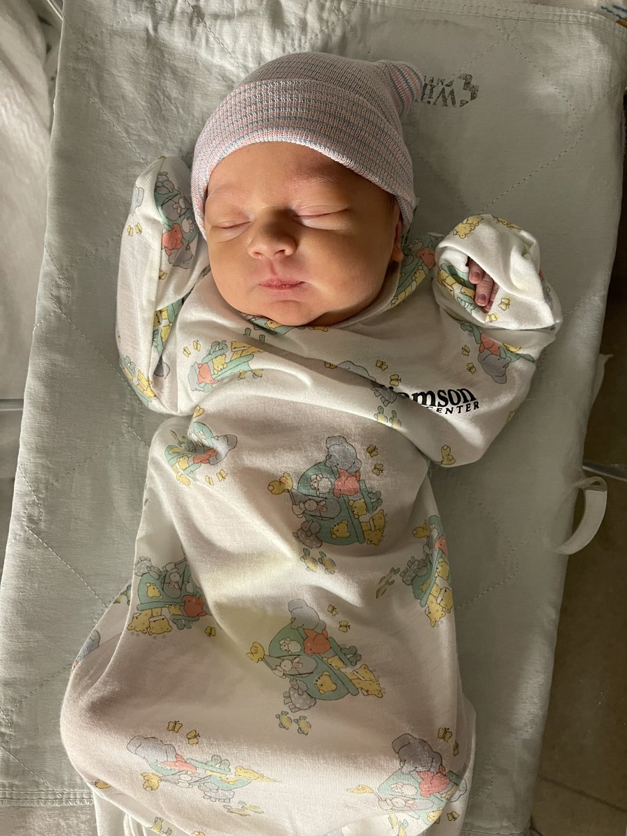 Please welcome baby girl Willis No. 2. 🥰