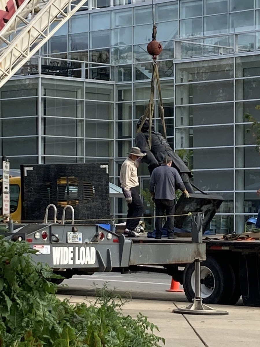 sbauerAP's tweet photo. Statue of Col. Heg, torn down during protests last summer, is being reinstalled this morning along with the Forward statue on the opposite side of the building. Photo from ⁦@trichmond1⁩ https://t.co/imugBEPyGS