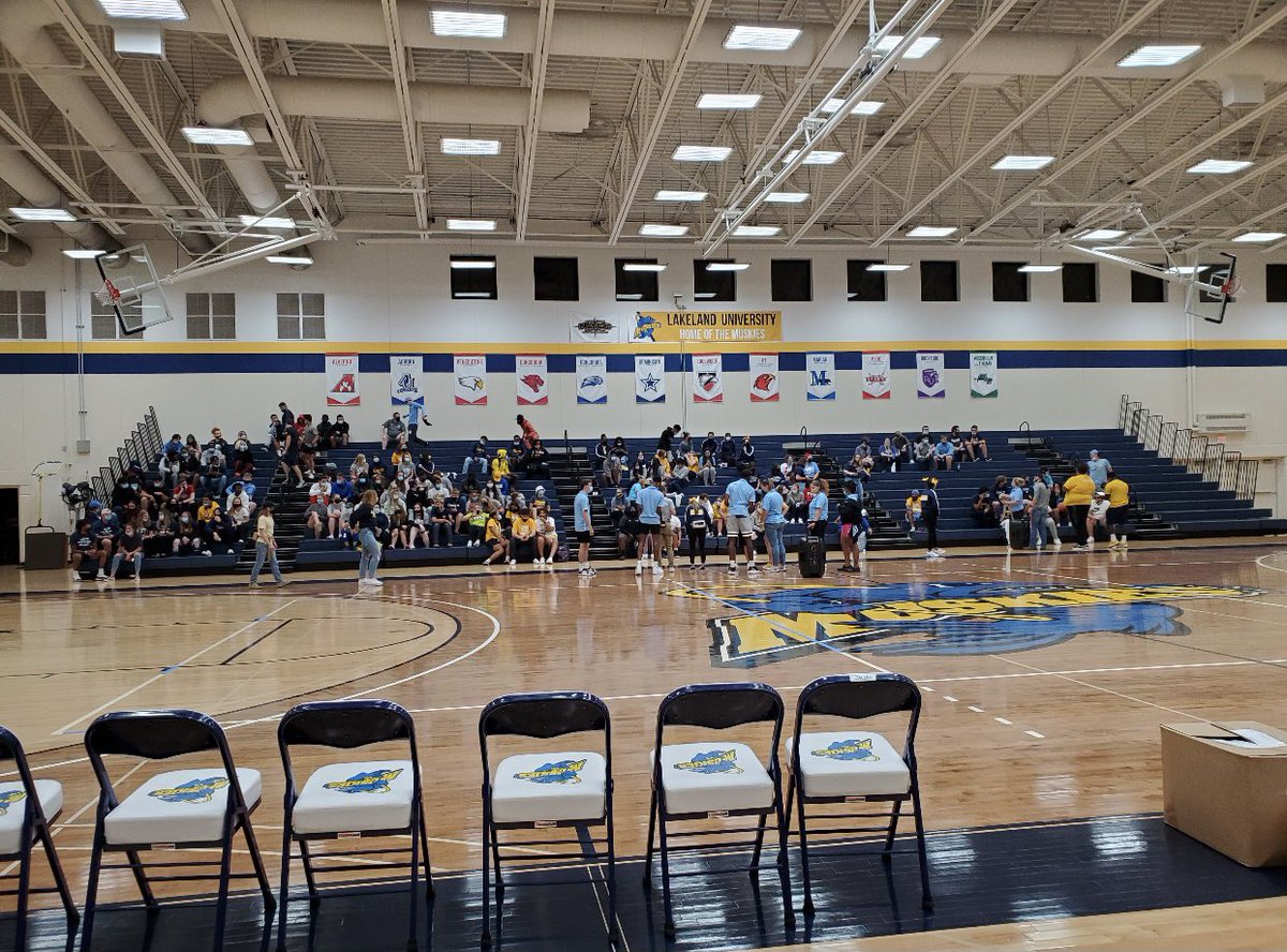 Lu_Activities1's tweet photo. #WhatsHappeningMuskies Big shout out to our 2022 senior class. Closing out a three-peat for the Muskie Spirit Cup‼️ #FinsUp🐠 https://t.co/mDAfAb5L4j