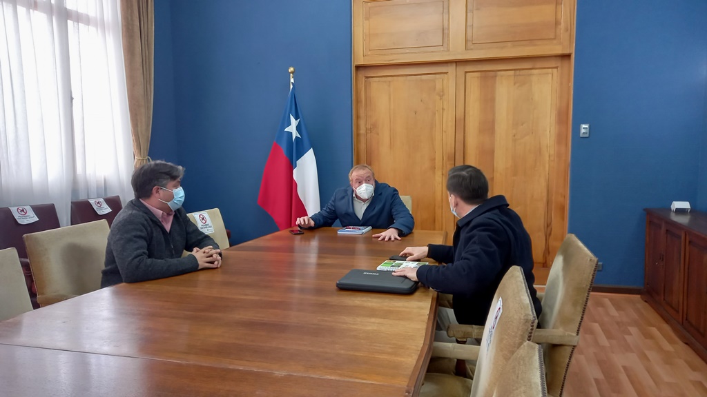 Porque el tema de la emergencia hídrica la debemos ver desde diversos frentes, hoy tuve una interesante conversación con Francisco Corral, Vicepresidente del Colegio Agrónomo Regional, quien nos planteó algunas ideas para abordar la seguridad alimentaria.