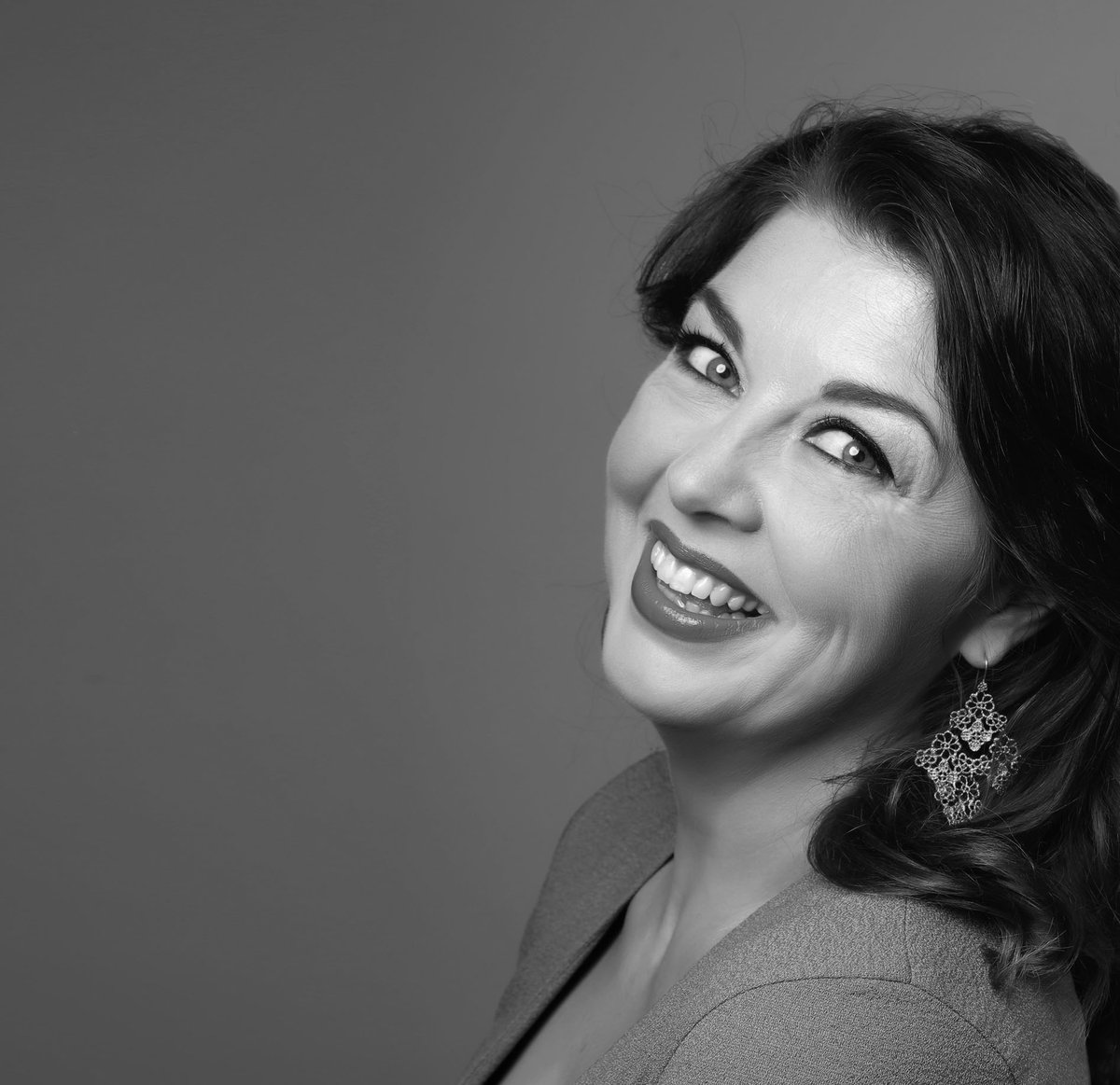 InsightDIYSteve's tweet photo. I'm lucky, I get to interview some of the most interesting people in the Home &amp; Garden industry. Here's my interview with Philippa Sale who runs her own Oxfordshire based, Interior Design business Flippa Interiors. Read the interview here - https://t.co/PrS7GYycUx https://t.co/6UGxpivQoo