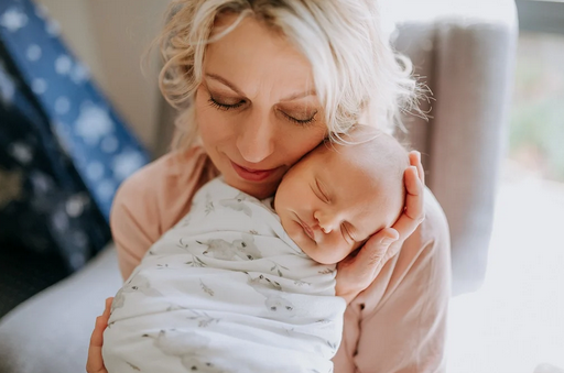 PRAGFOTO'S: ‘My heelal’ – <a href="/theresebam/">therese bam</a> wys baba Jack netwerk24.com/huisgenoot/Bek…