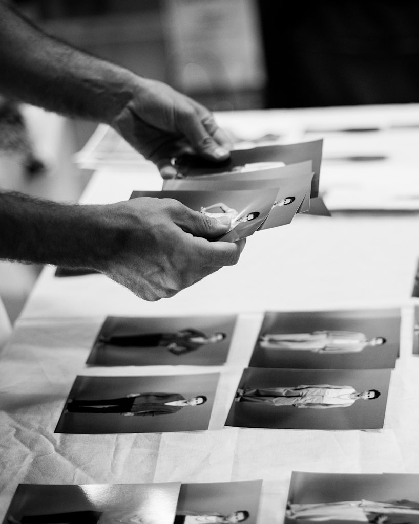 shoes and jewelry that come from all over the world. From famous designers to handmade artisanal pieces and even vintage archives. Paloma and the team make and modify things and Zuleika creates accessories and jewelry on site
📸 <a href="/danilomusicfoto/">Danilo D'Auria</a>