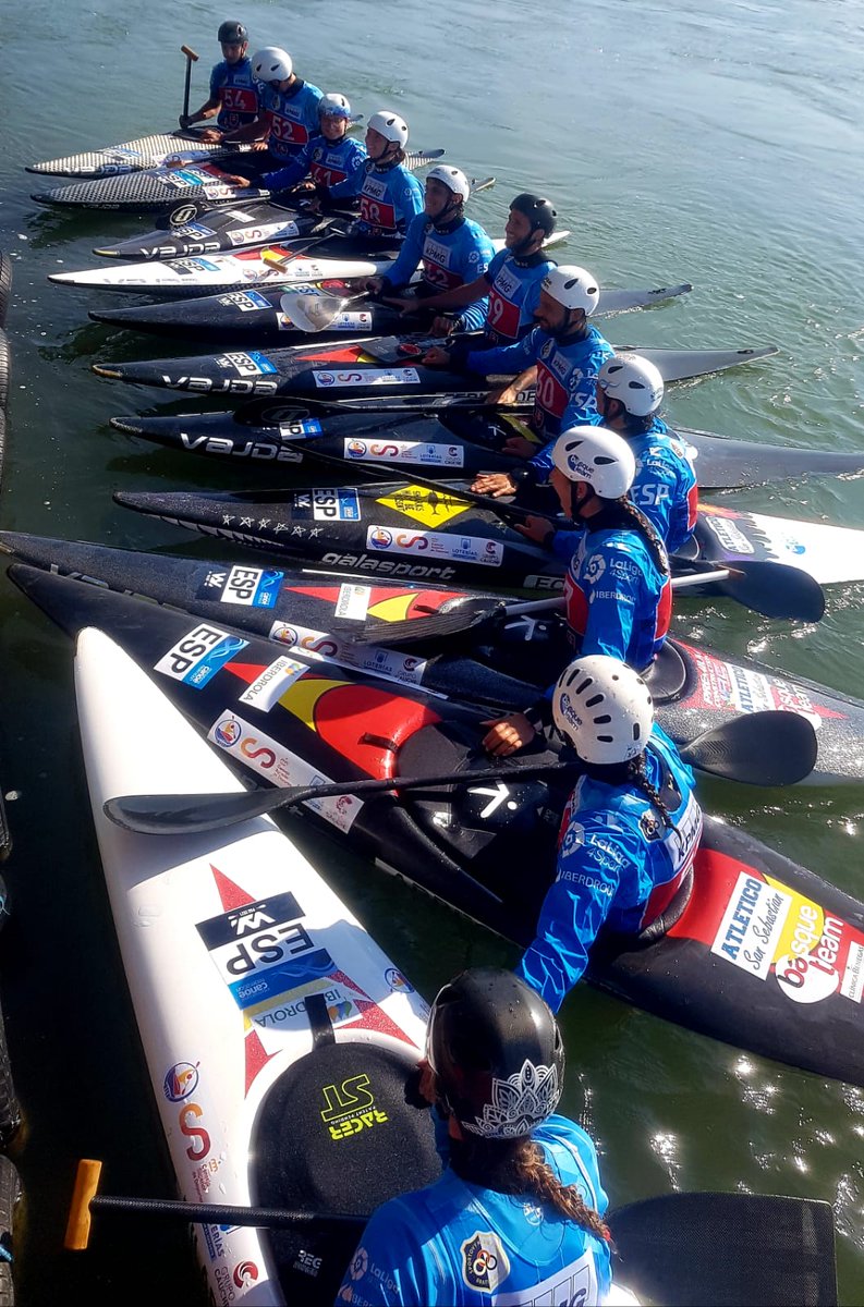 🛶 Bratislava acoge, desde mañana, el Campeonato del Mundo Sénior de Eslalon.

👌 Aquí está el equipo español, con tres de nuestros cuatro olímpicos.

💪 ¡La selección va a por todas!