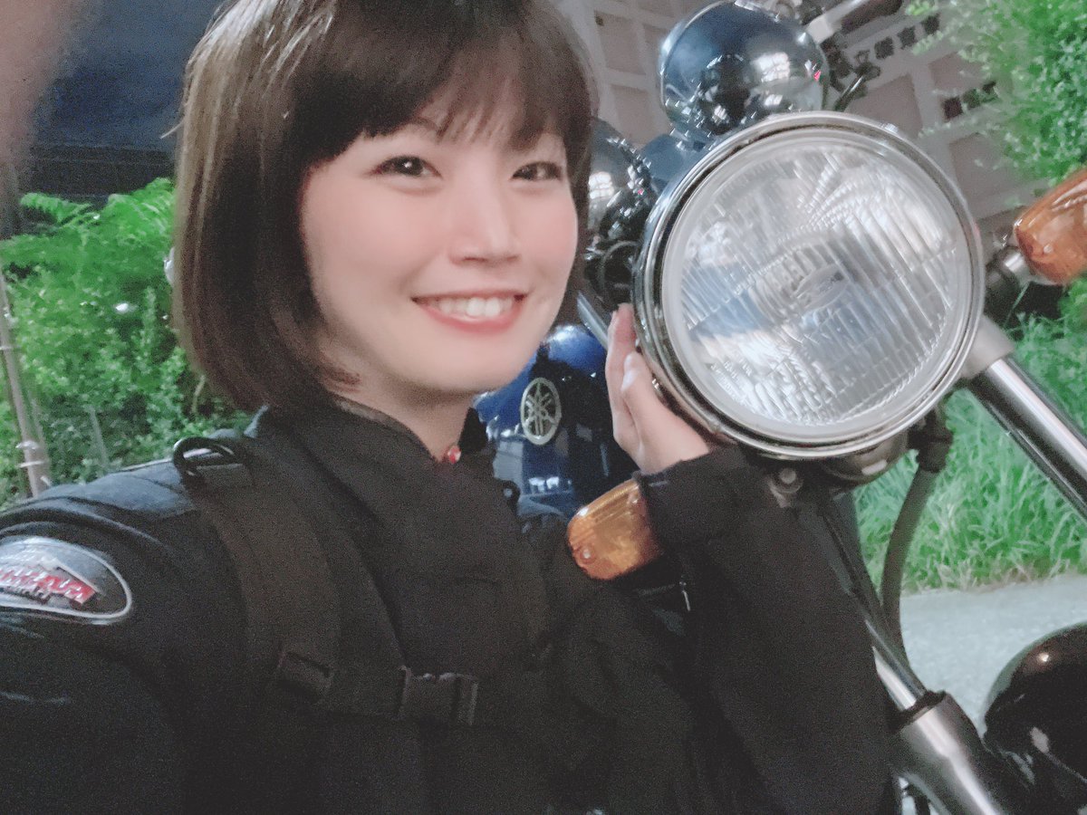 難波祐香 バイク声優 S Tweet お天気の良い日はバイク移動の難波ですが ここ最近は走ると気持ちいいバイク日和ばかりで幸せ 今日はお月様に見守られながらのご帰宅 良くも悪くも季節の直撃を浴びれるバイクは楽しいーー W 中秋の明月 難波祐香 バイク声優 S Tweet お天気の良い日はバイク移動の難波ですが ここ最近は走ると気持ちいいバイク日和ばかりで幸せ 今日はお月様に見守られながらのご帰宅 良くも悪くも季節の直撃を浴びれるバイクは楽しいーー W 中秋の明月
