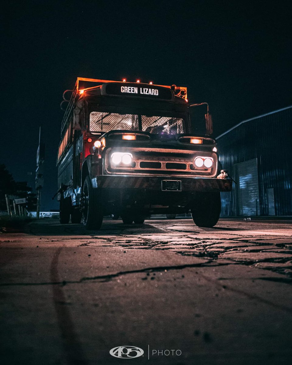 405Photo's tweet photo. This is what nightmares are made of 😨😍 the last build for the #Farmtruckandazn #spinoff show is nearly complete!
#405photo #fna #greenlizard #prisonbus #canonr6 https://t.co/X9nS5QUBVR