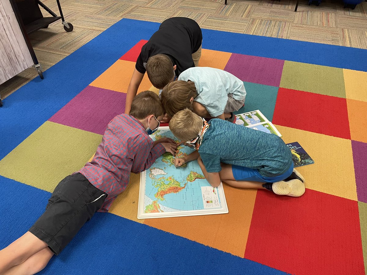 LsteeleLori's tweet photo. Where do we want to travel? #itsworthit #worthingtonhillshawkeyes https://t.co/Ij0xhxcUYf