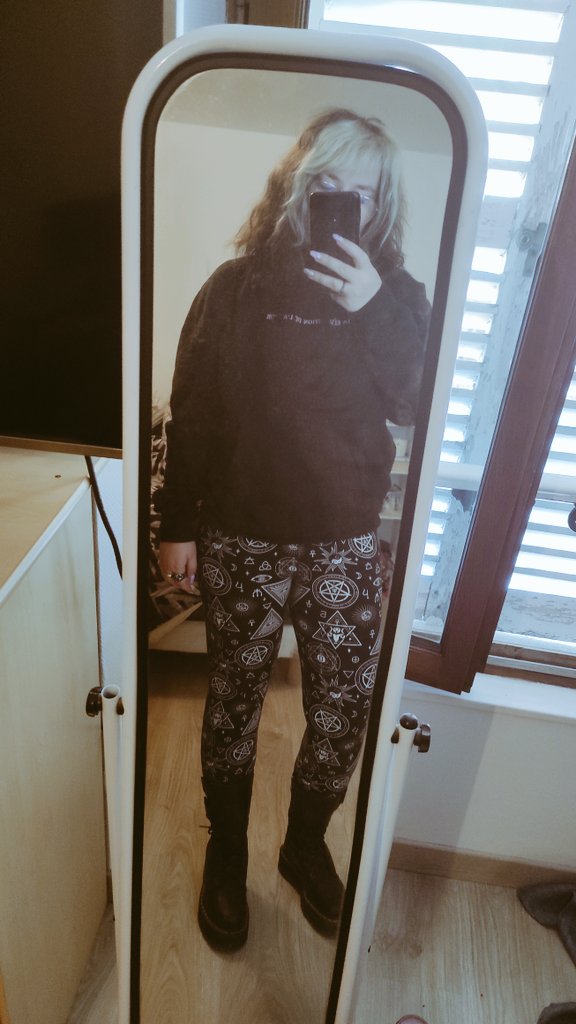 Astranea tweet media