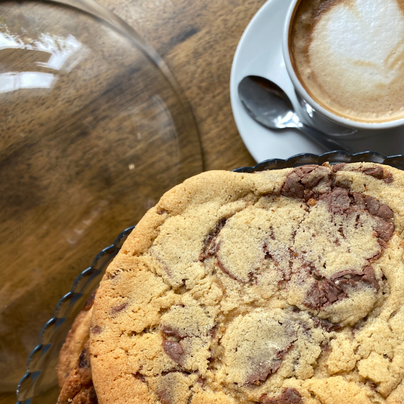 slieveleague_'s tweet photo. Indulge in a Tuesday treat at Ti Linn Cafe with a delicious homemade cookie and cup of coffee (or tea!) 😍 Open from 10am - 6pm daily 💚⁠
⁠
#slieveleague #sliabhliag #tilinncafe #tilinn #slieveleaguecliffs #irishcrafts #discoverdonegal #donegal #irishdesign #instadonegal https://t.co/QLXfYOyOmb