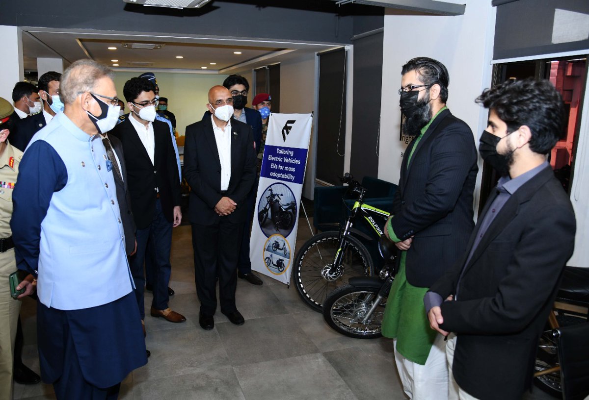 PresOfPakistan's tweet image. President Dr. Arif Alvi visited National Incubation Center (NIC) Islamabad today. He was briefed about various initiatives of NIC.