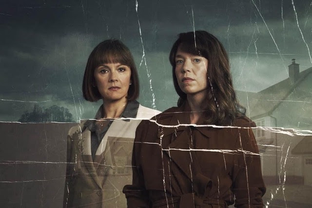 ITG_Ltd's tweet image. “Nothing is as it seems...”

The countdown begins! @ITV’s new drama #HollingtonDrive hits screens at 9pm on Wednesday 29th September.
 
🎬 Directed by @CarolinaGiammet
🎥 Produced by @CatrinDefis
⭐ Starring @pdlmcd