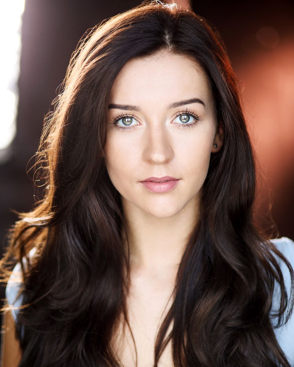 RWAssociates_'s tweet photo. We are thrilled that @EmmaDempsey145 and @zakmarx_ will be appearing in SNOW WHITE AND THE SEVEN DWARFS @SwanseaGrand for @XRoadsPantos #panto https://t.co/hjJM8Y17Er