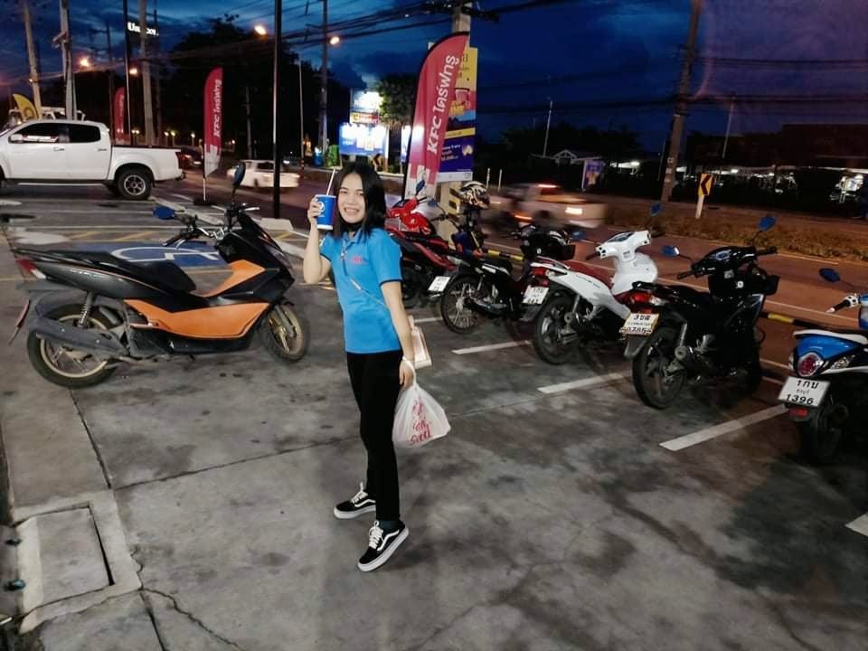 Ruttanaporn0809's tweet photo. ของอร่อยทำให้อ้วน
แล้วเราอ้วน คิดดูว่าอร่อยแค่ไหน
#แคปชั่นเด็ดๆ #แคปชั่นน่ารัก #แคปชั่นกวนๆ #แคปชั่นคาเฟ่ #แคปชั่นอ่อยเเรง https://t.co/2VxgHT67PJ