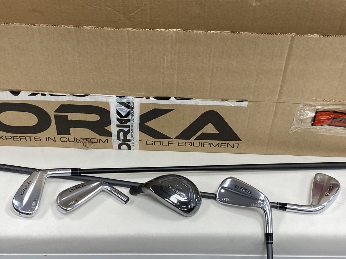 RRastall's tweet photo. It’s always exciting when a delivery comes from @GolfOrka @AlexOrkaGolf 😍 @HowleyGC https://t.co/bmzUqmcLbC