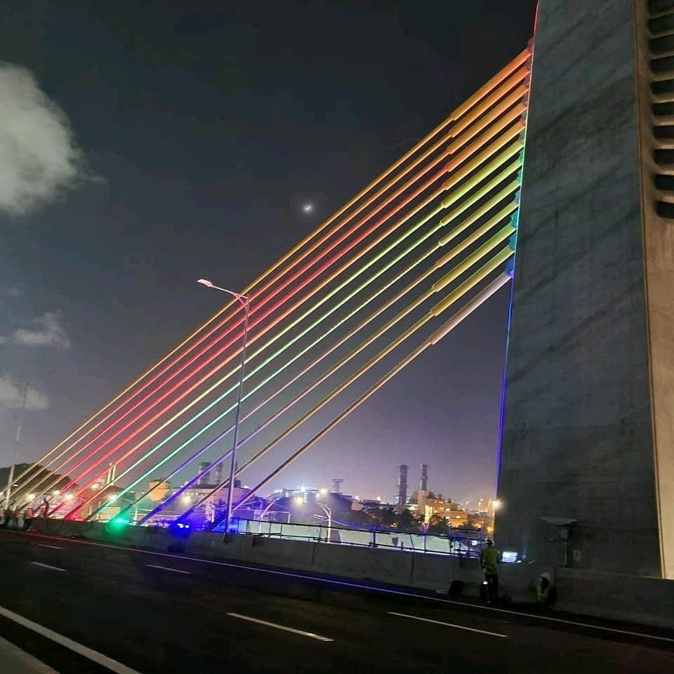 _niroshan__'s tweet photo. New kalaniya bridge lit up at night 🌙
#tutu #instadaily #instafashion #feellinggood #followforfollowback #followme #travelphotography #thankyou10kfollowers #fish #fisfamily #photography #girs https://t.co/TIfngrA0FO