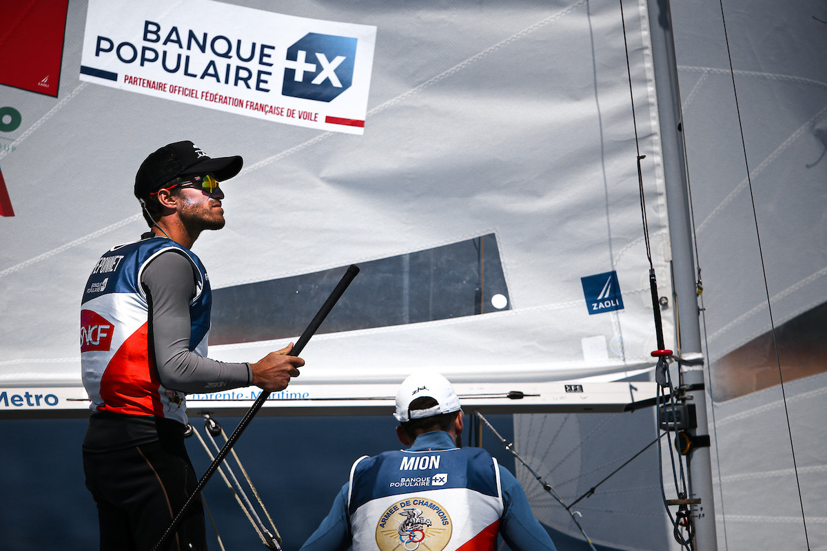 VoileBanquePop's tweet photo. Du 7 au 10 octobre, le Team Banque Populaire participera au 43e @spiOF Banque Populaire Grand Ouest ! 

A bord du Figaro 3 de la Banque de la Voile, un équipage spécial composé d’Armel, @KevinEscoffier, Ronan Lucas et son équipier olympique @keponnet ! 

Allez 👊

#PassionVoile https://t.co/4rtsiaRt2d