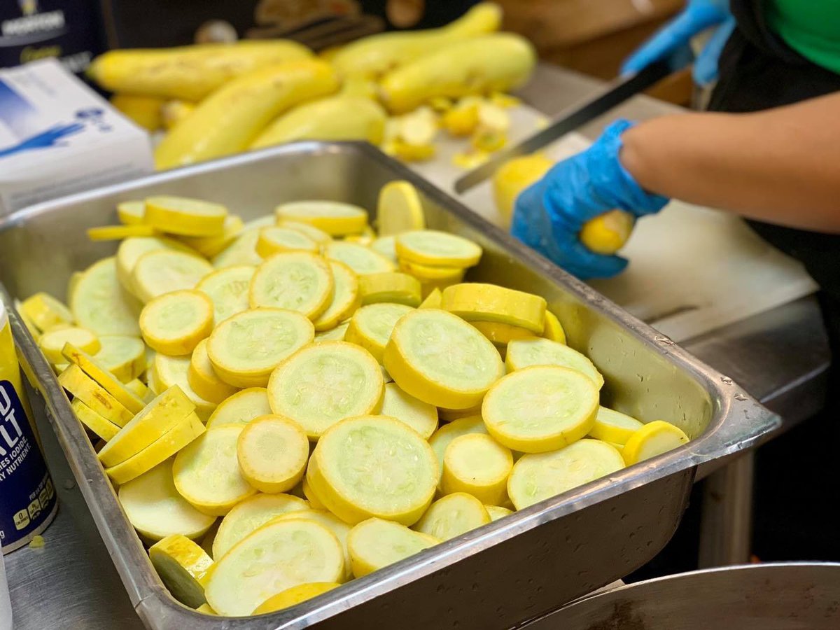 SykesBBQ's tweet photo. Bob Sykes always chooses the freshest farm veggies and Squash is our side of the week π https://t.co/teB1mz2xEg
#freshsquash #bobsykesbbq #veggie #squash #alabama https://t.co/UOTeMK7I5j
