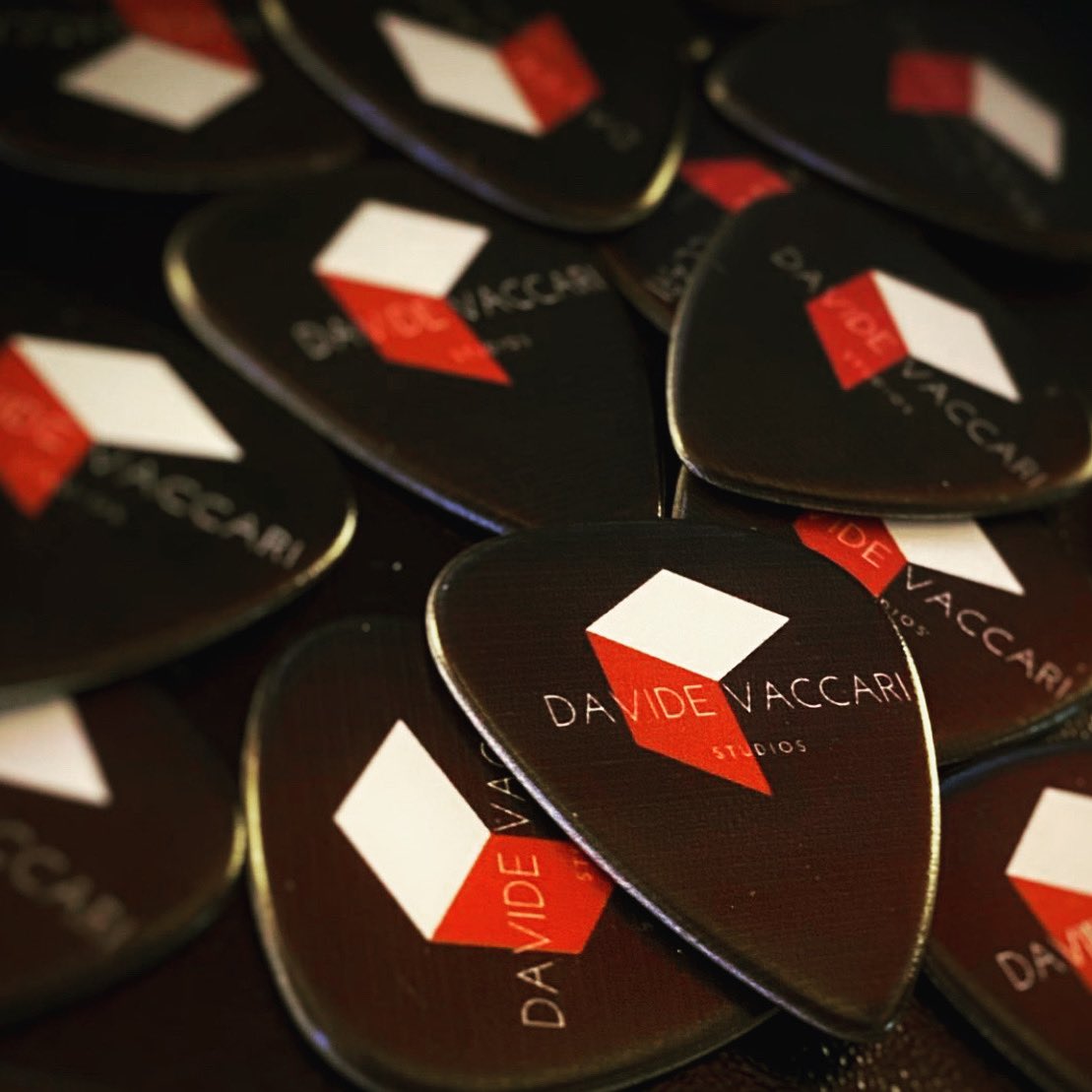 PicksCustom's tweet image. Create your own #custom #guitar picks. Available in different thickness. Shipped within 24 hours - custompicks.com #usa