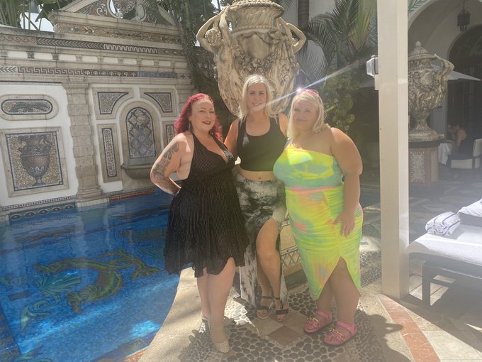 Had a gorgeous time at the @VersaceMansion in #SouthBeach yesterday with beautiful blonde bodacious babes