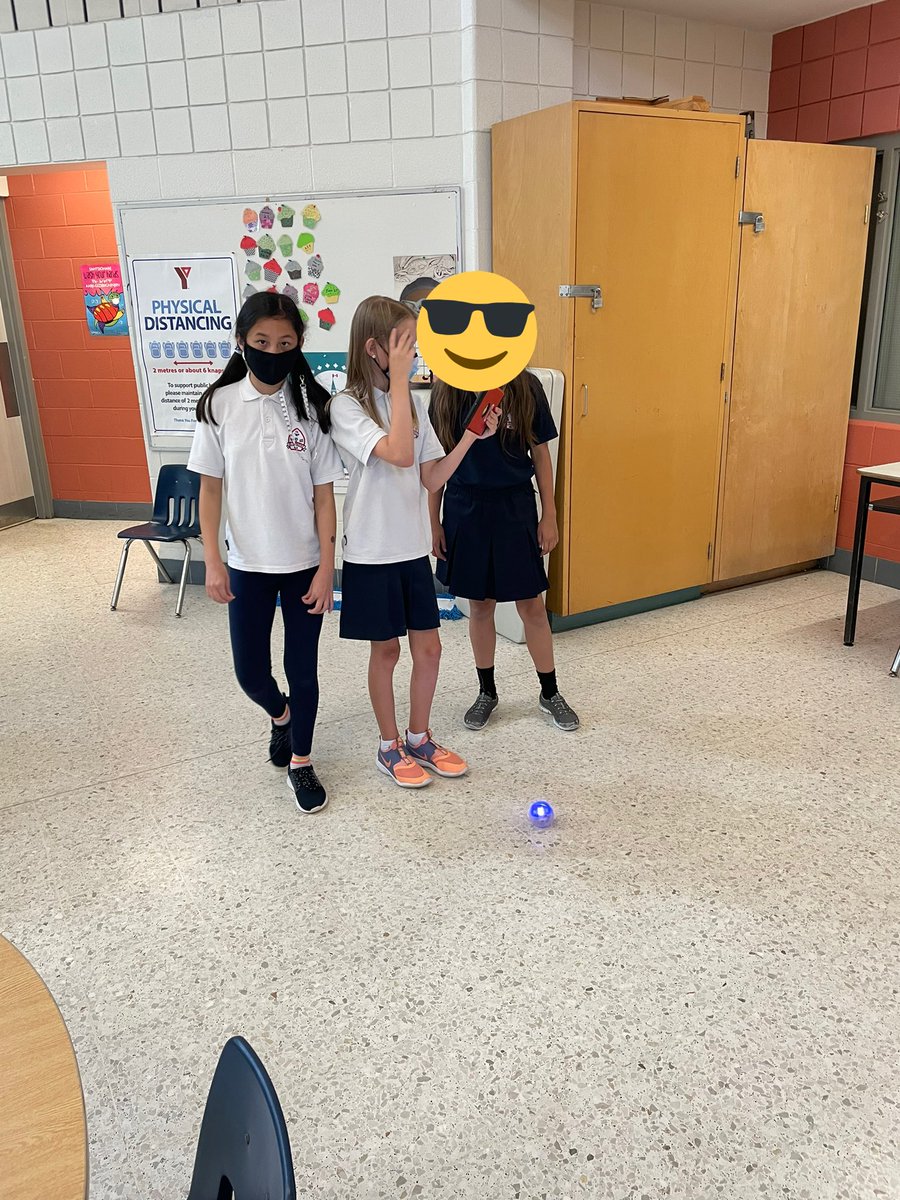 carnelosclass's tweet photo. We had our 1st look at coding Spheros last week. Teamwork was the key to success! By the end of class they had them zooming around the room, lighting up and even talking! #happycoders @StTimothyHCDSB @SpheroEdu https://t.co/RTLzRYps8W
