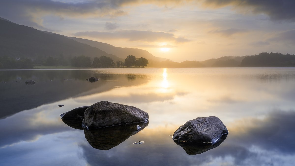 DamianShields1's tweet image. The sun rising over Loch Ard this morning #LochArd #Kinlochard #Trossachs #Scotland damianshields.com