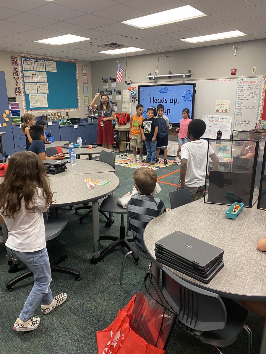 MrsKrizTES's tweet photo. @TES_NCameron has joined us today to help share the importance of practicing kindness! Adding a twist to the traditional Heads Up 7-Up by sharing kind words about the guesser 🤍 #TESLeads https://t.co/Iih3UEyTl0