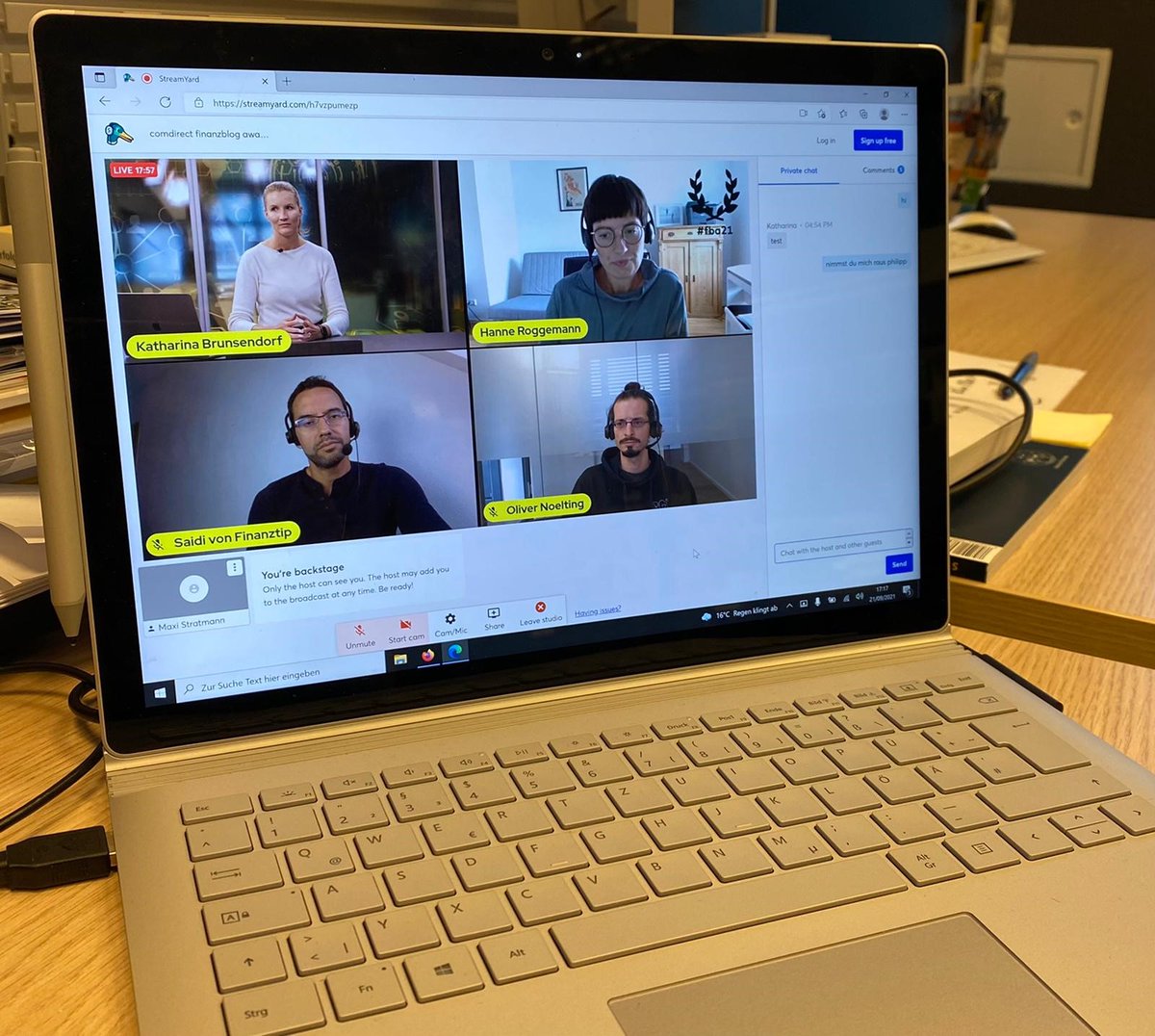 Saidi beim #fba Live-Talk: "Eine Frage, die wir uns immer bei @Finanztipp stellen: Wie kann ich grün anlegen, langfristig Rendite erzielen und trotzdem sicher investieren?"