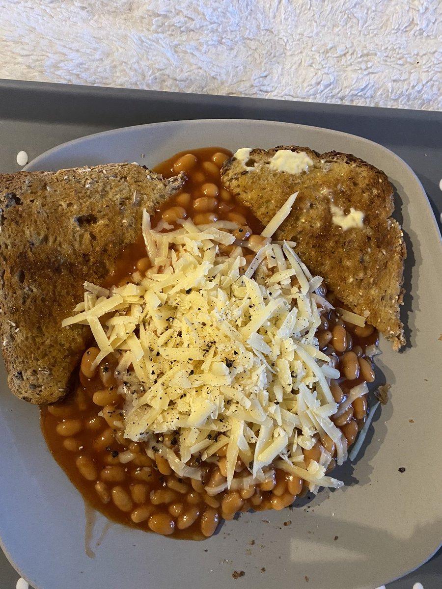 laura_scfc's tweet photo. #homealone tonight and it’s the food of the gods for me tea.. altho I’m sure Mr D would disagree wink 😉 @ProgramUrs #cheesybeans 🧀 😁 https://t.co/xqQYjAF83q