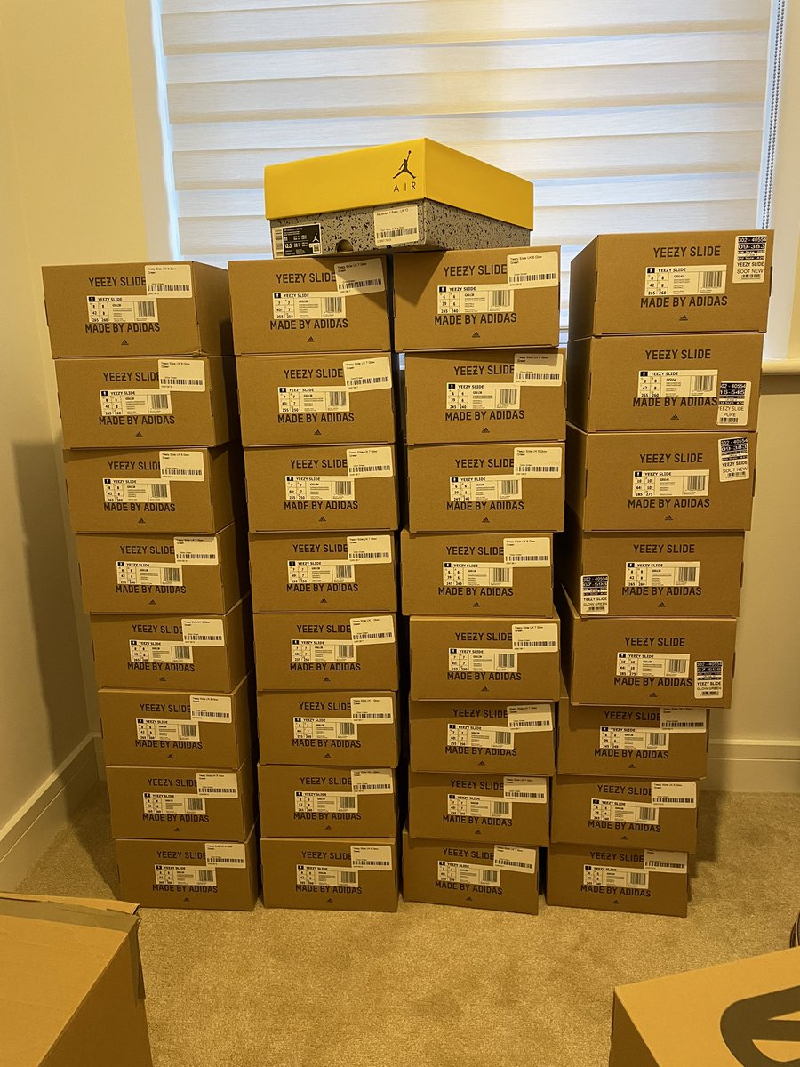 ob1_keno's tweet photo. Some recent cops thanks to @NotifyEU @awaitresponse insane END and OS monitors

27 slides on END
5 slides on OS 
6 J4s (1 in pic as sold others)
4x Sacai x CLOT on the way from END
+ countless other cops that I didn’t have time to take success pics of

Best monitors out there https://t.co/spNwaSwLXi