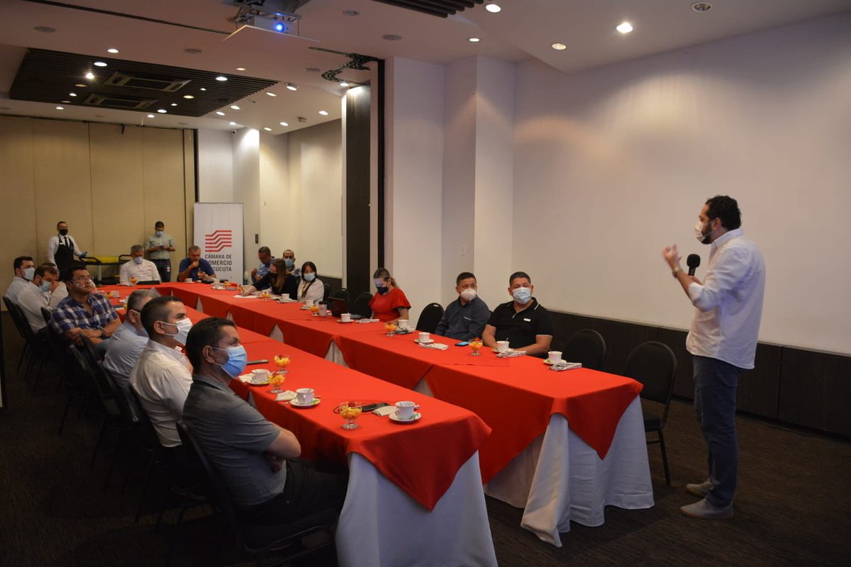 Hoy me encuentro en la bella ciudad de #Cúcuta para socializar con empresarios del sector privado la estrategia para contratación de población #migrante.

¡Desde la Gerencia de Fronteras seguimos comprometidos con la integración social y económica!
🇨🇴🤜🏻🤛🏻🇻🇪