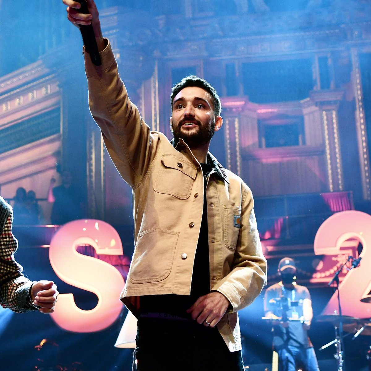 “Sing it”… “and…”