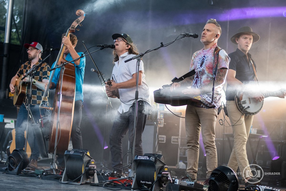 MusicMarauders's tweet photo. Perspective of @stringdusters & @redclayrevival from @Salvage_station in Asheville, NC is live on https://t.co/dM28zcq23R courtesy of @ratdogfreak & @youenjoymyphoto https://t.co/219b8KwVth
#Stringdusters #SalvageStation #asheville #NorthCarolina #Photography #MusicMarauders https://t.co/qTcqNggCVS