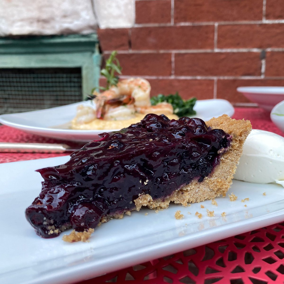 PinefishPhilly's tweet photo. The best part of our Restaurant Week menu might be our Blueberry Pie, Key Lime Pie, or Chocolate Cake. #BlueberryPie #CCDRW #PhillyDeals #PhillyFoodies #Pinefish https://t.co/NtGp9rwLBp