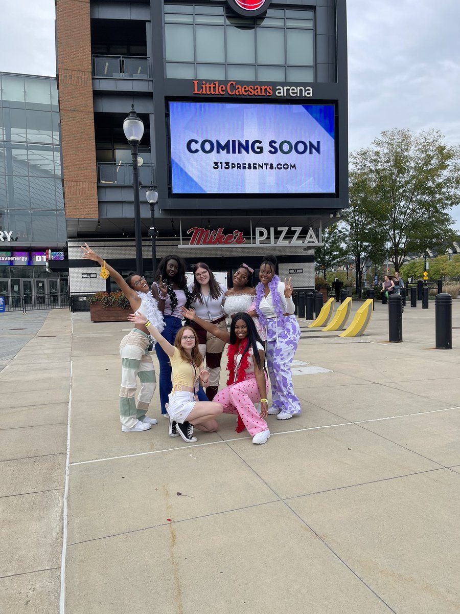 last night was amazing! i love all of you #LoveOnTourDetroit