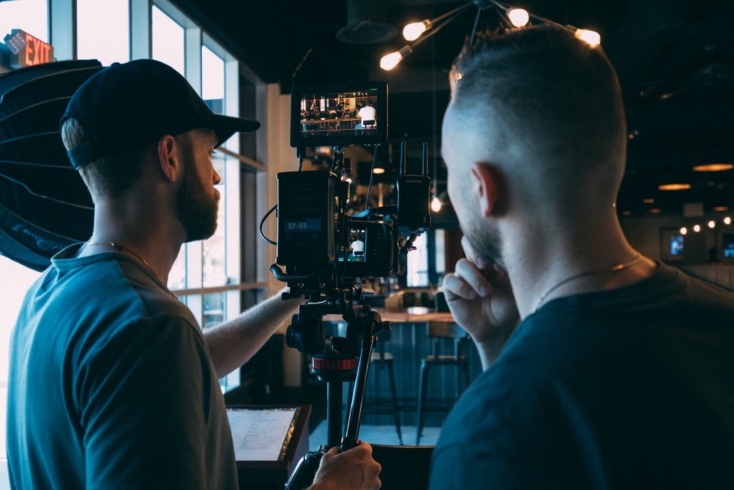 PhoenixAdAgency's tweet photo. PAAA works with brands and businesses to deliver high-quality and memorable video commercial solutions. From YouTube or Facebook videos to TV commercials, we can do it all. 
.
.
.
#PhoenixAZAdAgency #DigitalMarketing #Advertising #AdAgency #AdvertisingAgency #WebsiteDesigner https://t.co/KhXOOLUWQC